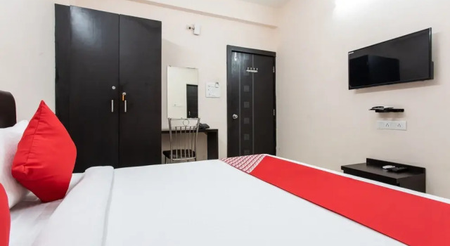 OYO 27654 Hotel Grand Valley