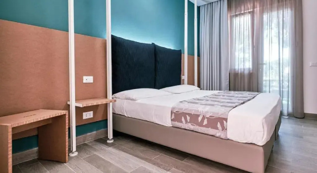 Двухместный номер Superior с балконом Hotel Storyville Business & Holiday