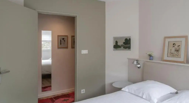 Les Suites de Catherine, la Si Calme, Prenota Appartamento Hotel a Lorena con parcheggio, Parcheggio