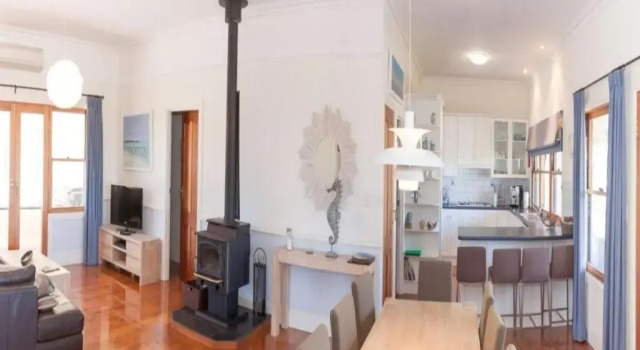 The Banksia - 3 Banksia Court, Normanville, Book Hotel Normanville South Australia