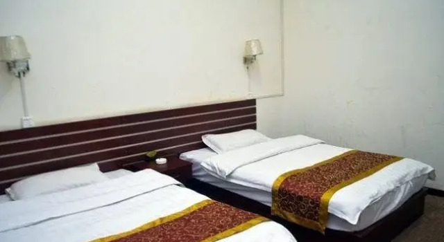Jiaozuo Jiangtian Express Hotel, Prenota Hotel Hotel a Henan con parcheggio, Parcheggio