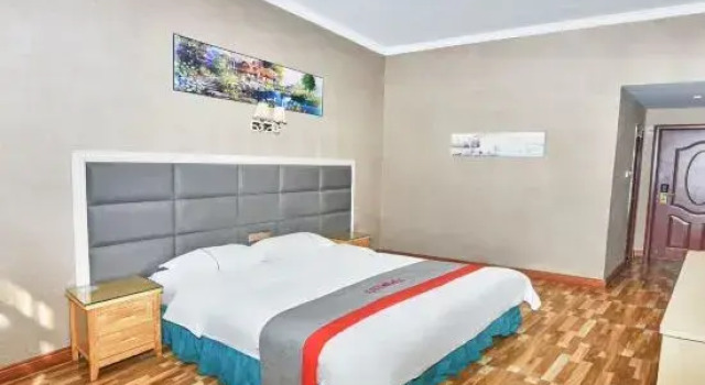 Люкс Premier Yiyi Chain Hotel (Hengyang Hengshan Scenic Area Entrance Shop)