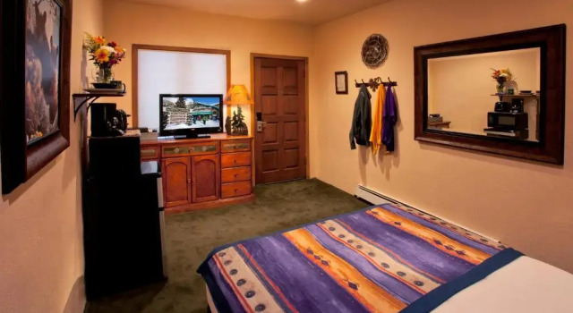 Студия Cottam's Lodge by Alpine Village Suites