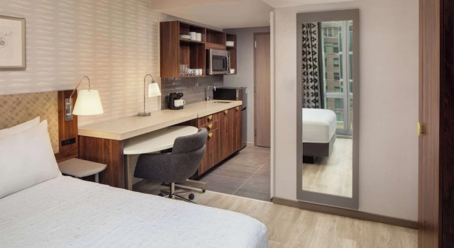 Двухместный студия-люкс с видом на город Home2 Suites By Hilton New York Times Square