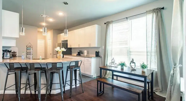 Коттедж 4BR Home in the Heart of Cowboy Nation!