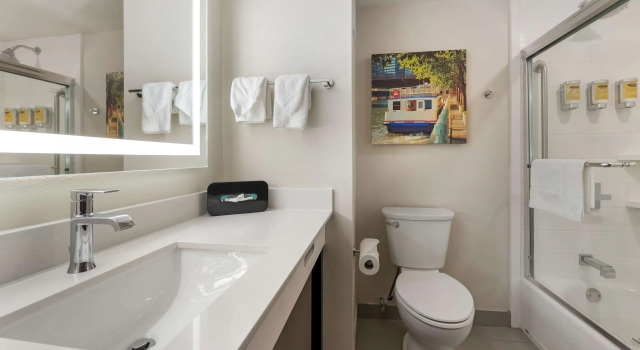 Четырёхместный номер Standard Best Western Plus South Holland Chicago Southland
