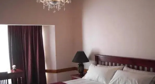 Melvin Residence Guest House, Забронировать Гостевой дом Отели Tshwane с парковкой, Парковка