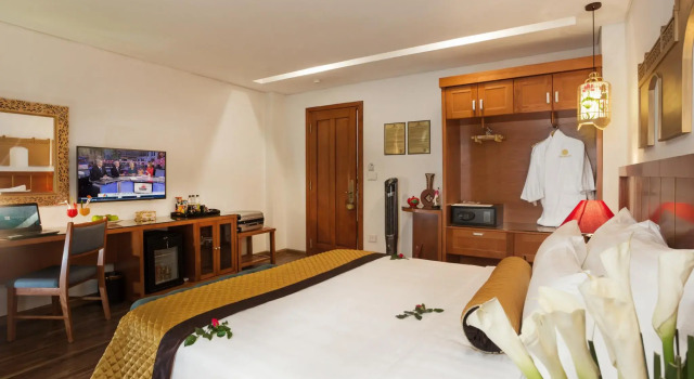 Двухместный номер Deluxe Hanoi Golden Holiday Hotel