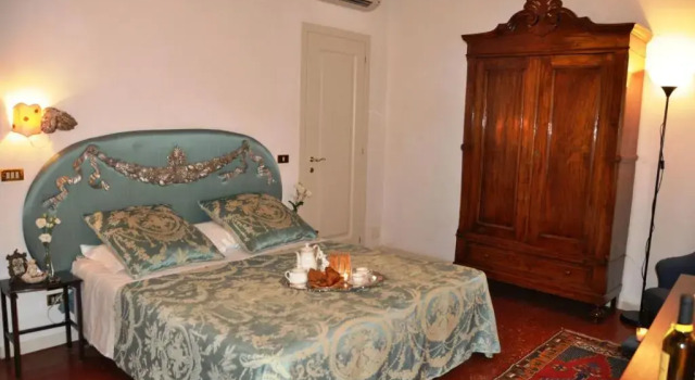 Henry's Heaven Apartment, Забронировать Апартаменты/квартира Отели Венеции с завтраком, рядом с Железнодорожный вокзал Венеция Санта Лючия, Завтраки