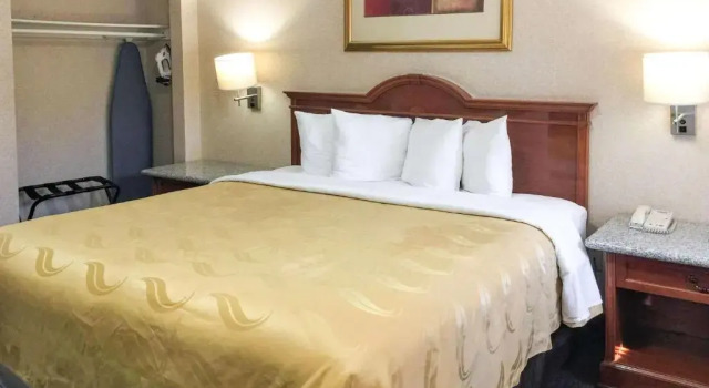 Двухместный номер Deluxe Quality Inn & Suites Oceanside Near Camp Pendleton