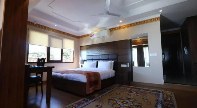 Люкс Hotel Norbu House