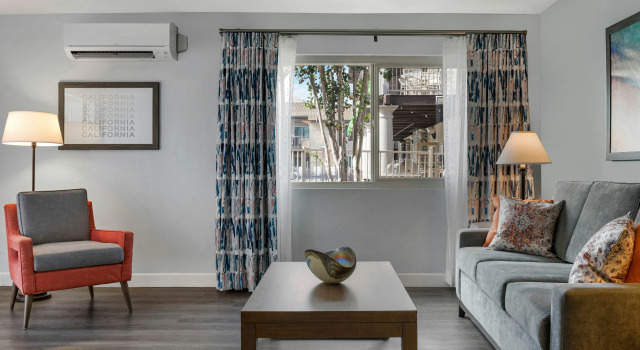 Club Wyndham Dolphins Cove, Забронировать Отель СПА-отели Анахайм, рядом с Anaheim Gardenwalk, SPA-услуги