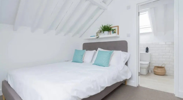 Simple Coastal Luxury near Southwold sleeps 10, Забронировать Отель Отели Англии 3 звезды, 3*