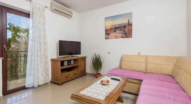 Nice Apartment in Sv. Juraj With Wifi and 2 Bedrooms, Rezerwuj Apartament Sveti Juraj 