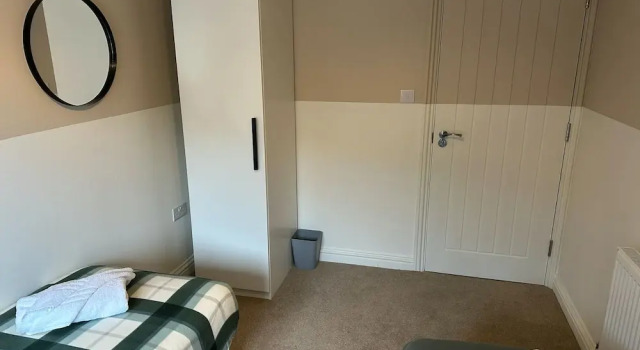 Cotswolds Large 4 Bed House Parking-Wifi