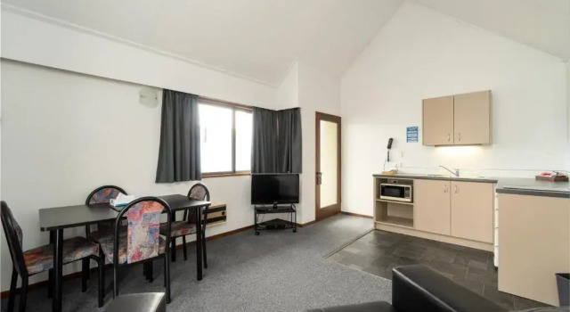 Двухместный номер Standard Centennial Court Hotel