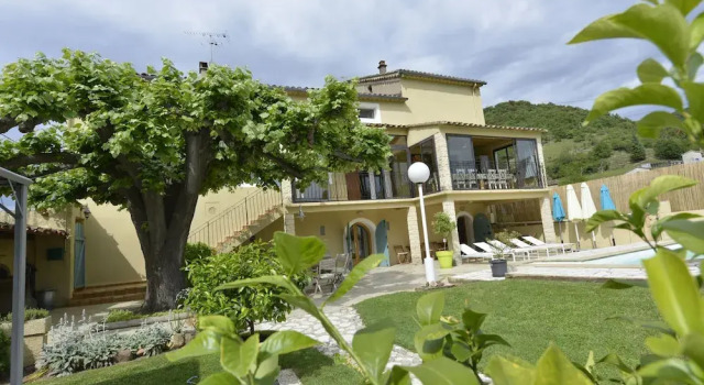 Au Grand Bonheur, Boek Hotel Bessèges Languedoc-Roussillon