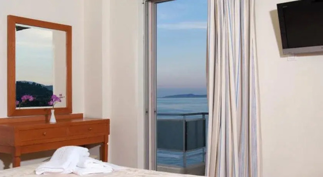 Saronis Hotel, Забронировать Отель Метана Арголида, рядом с Развалины Микен