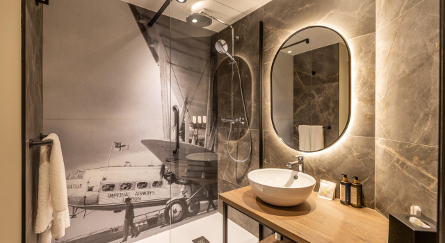 Четырёхместный номер Standard Golden Tulip CDG Airport Roissy