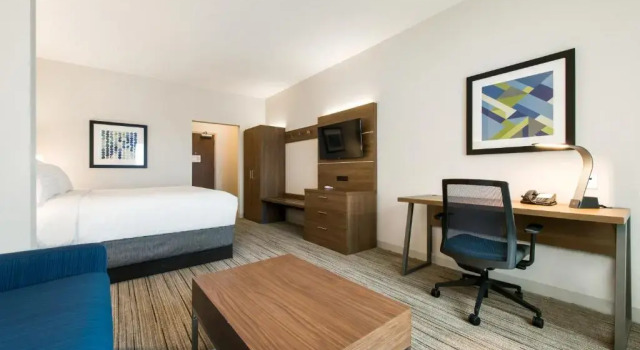 Студия Holiday Inn Express & Suites - Carrollton West by IHG