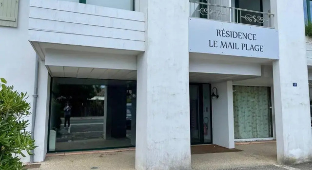 Appartement La Couarde-sur-Mer, 2 pièces, 4 personnes - FR-1-246C-14, Rezerwuj Apartament Hotele w Charente-Maritime z basenem, Basen