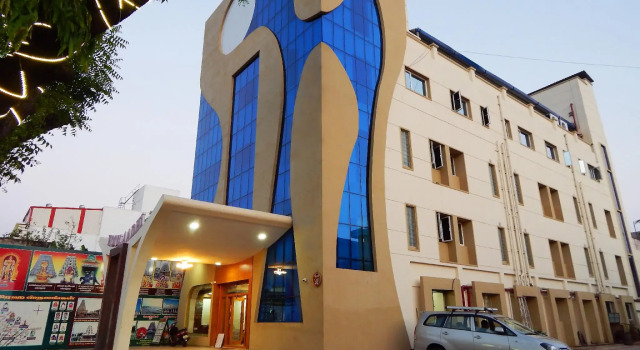 Hotel Aadhi, Забронировать Отель Отели штата Тамилнада 3 звезды, 3*
