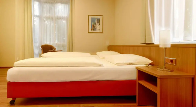 Трёхместный номер Standard Traveller Hotel