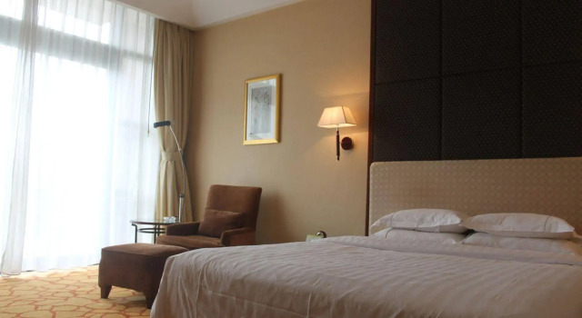Regal Riviera Hotel Guangzhou, Boek Hotel Hotels in Guangdong met parkeren, Parkeren