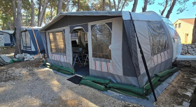 Кровать в общем номере Room-caravan Near the sea 1