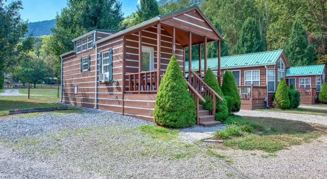 Шале Superior Maggie Valley Cabin Rentals