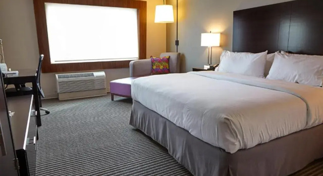 Люкс Holiday Inn Express and Suites Tahlequah by IHG