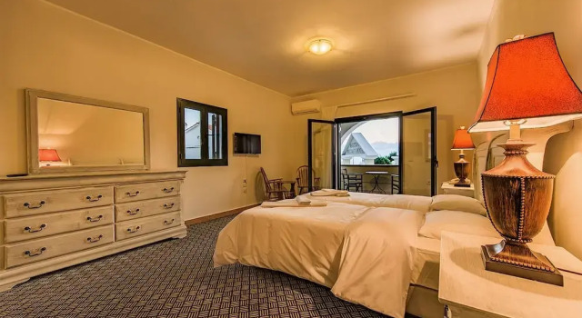 Номер Standard с балконом и с видом на сад Messina Resort Hotel