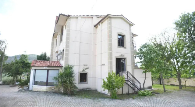Hotel Taverna Ago, Prenota Hotel Hotel a Berat County con parcheggio, Parcheggio