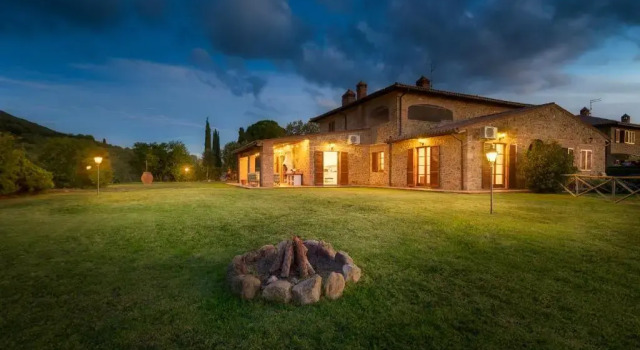 Casa Ora Doro - Panoramic Views Pool Private Garden, Book Villa Trequanda Crete Senesi