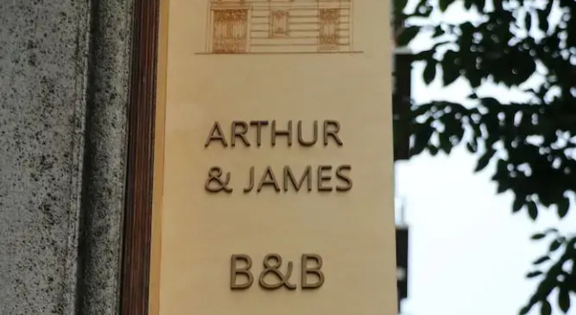 Arthur and James, Забронировать Отель Антверпен провинция Антверпен, рядом с Станция Антверпен Централь