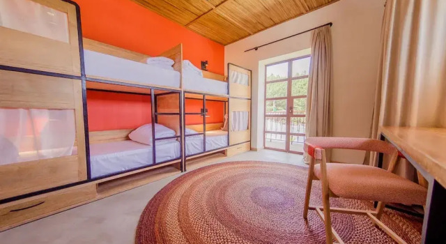 Кровать в общем номере Hostel du Père Pedro