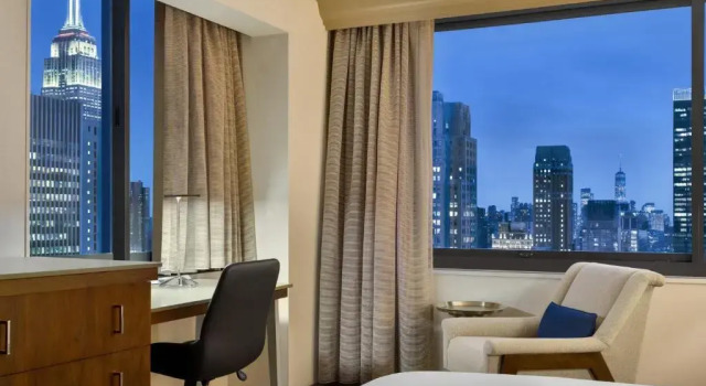 Двухместный гостевой номер угловой Hilton New York Times Square