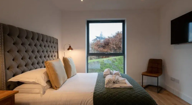 9 Loch View Luxury Loch Views, Buchen Sie Ferienwohnung Hotels in Schottland mit Parkplatz, Parkplätze