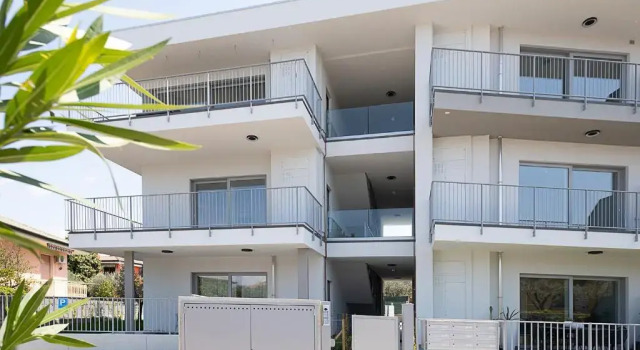 APARTMENT BAMBOO - Regarda Travel, Prenota Appartamento Hotel a Veneto con piscina, Piscina