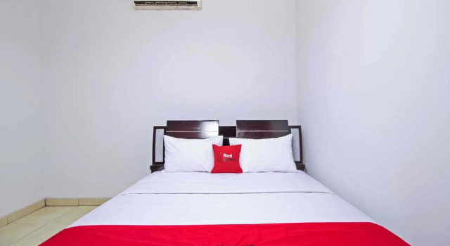 RedDoorz @ Pangeran Antasari 2, Book Guesthouse Jakarta Jakarta Province