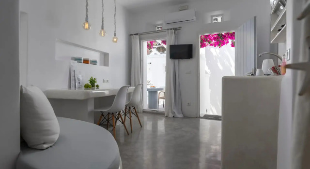 Люкс с балконом и с видом на море Flaskos Luxury Suites