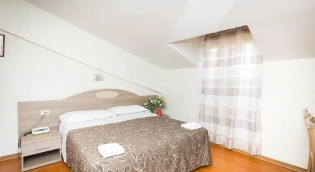 Двухместный номер Standard с балконом Hotel Concorde