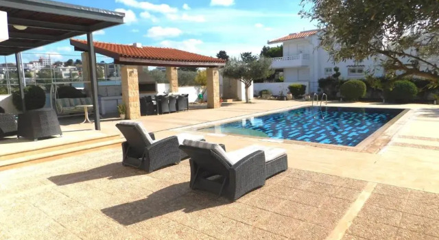 Вилла Deluxe 6 bdr villa with TENNIS COURT