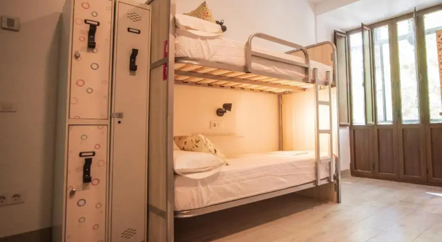Кровать в общем номере La Flamenka Hostel
