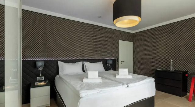 Апартаменты Deluxe The Queen Luxury Apartments - Villa Medici