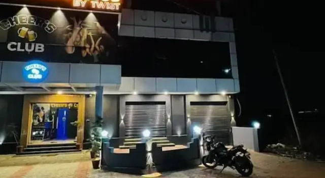 Cheers Club & Hotel
