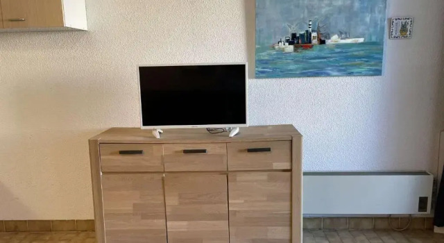 Appartement Le Grau-du-Roi, 1 pièce, 4 personnes - FR-1-250-140, Book Apartment Hotels in Camargue with a Pool, Swimming Pool