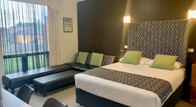 Люкс Sovereign Park Motor Inn