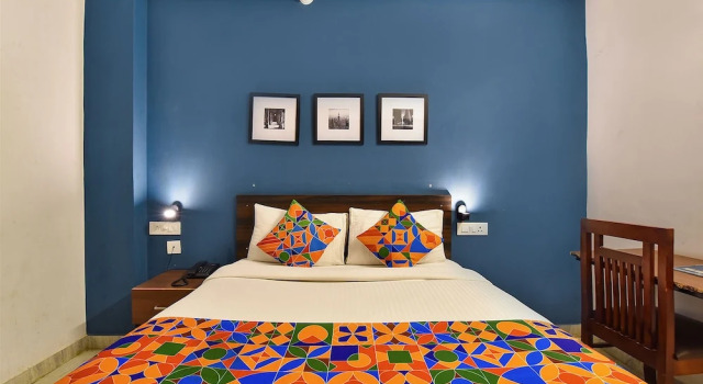 Номер Premium Fabhotel Gangashrey