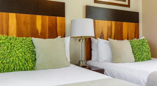 Renovated Condo in High-End Resort Community with Spectacular Mountain Views, Modern Design, and Beach Club Access, Rezervovat Lázně / Resort Resortní hotely v Guanacaste, Lázně / Resort